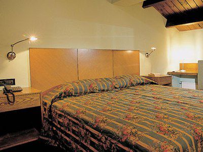 קרפניסיון Avaris Hotel מראה חיצוני תמונה